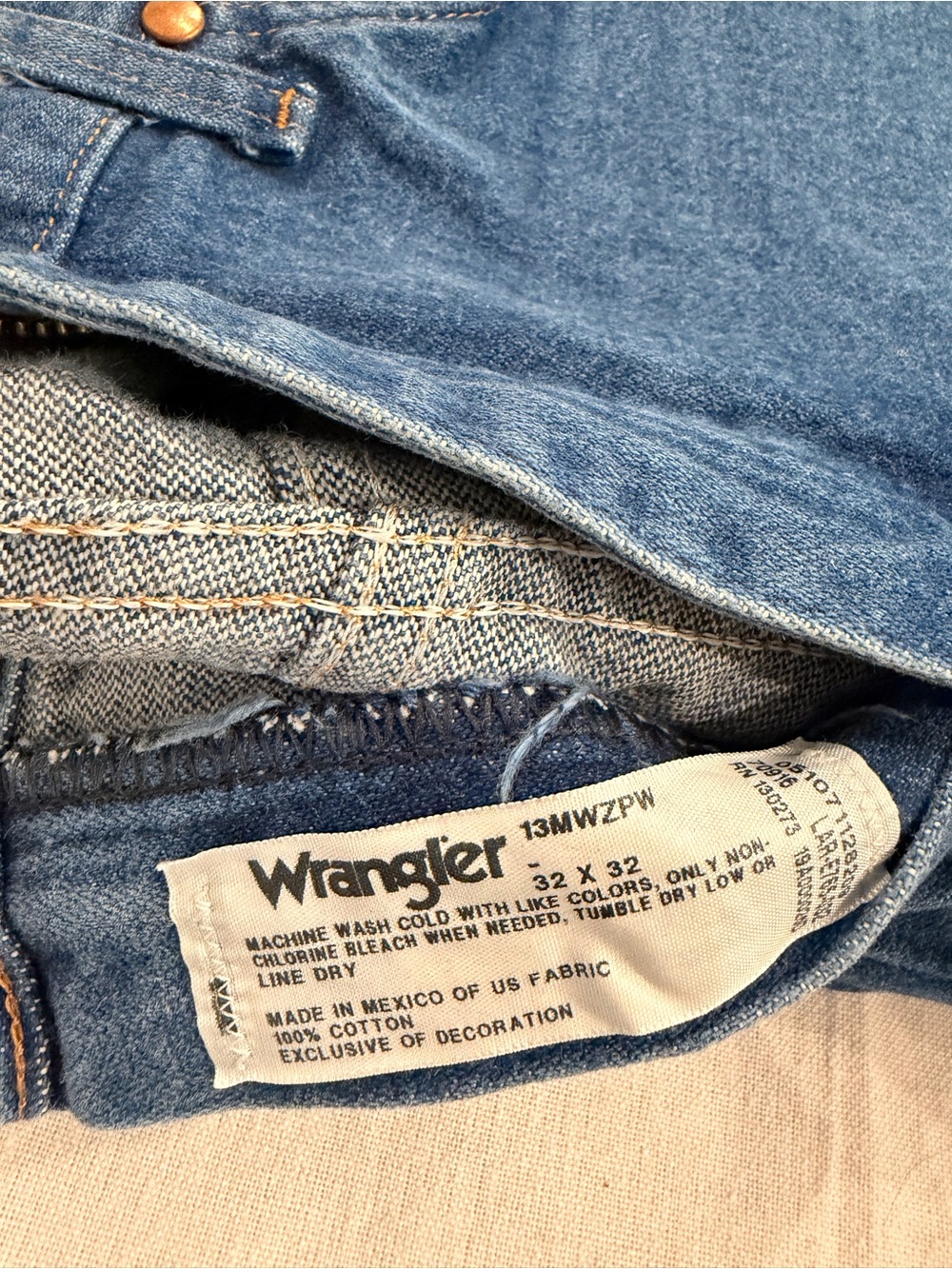 2 for 1! Wrangler denim jeans in blue with tan stitching - Picture 2 of 4